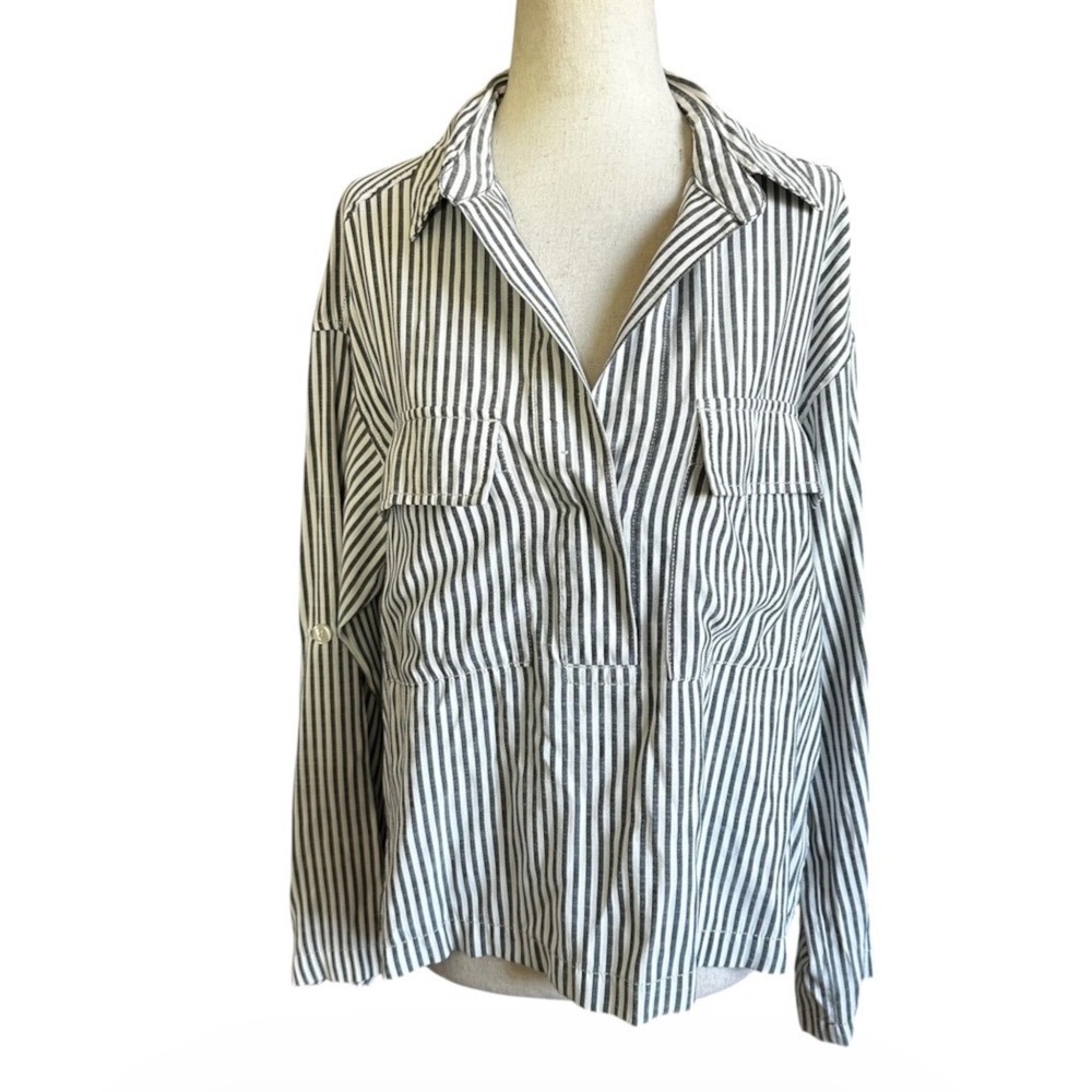 Max Studio Women Black White Striped Roll Tab Button Front Shirt Small | 0196